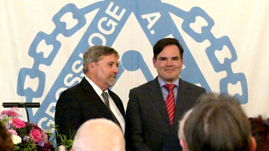 Großmeister Prof. Dr. Stephan Roth-Kleyer mit dem Preisträger Uwe Tellkamp