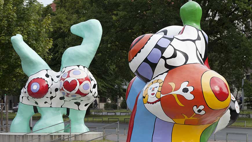 Nanas der französischen Künstlerin Niki des Saint Phalle an Hannovers Leineufer