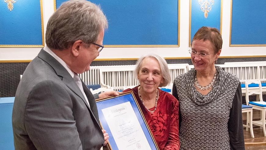 Zugeordneter Stuhlmeister Winfried Gerum-Nees, die Preisträgerin Frau Maria Yeddes, Bürgermeisterin Frau Dr. Elisabeth Preuss